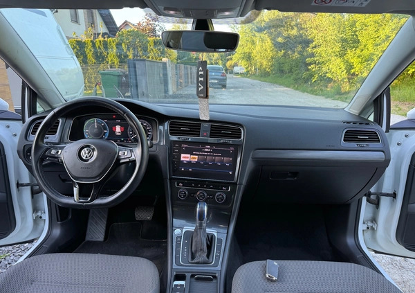 Volkswagen Golf cena 74900 przebieg: 67522, rok produkcji 2019 z Jordanów małe 301